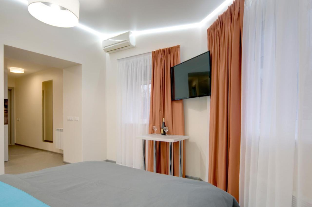 Arena Apartments Kyiv Exterior photo